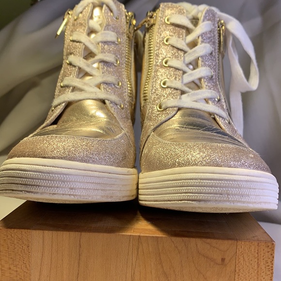 Stuart Weitzman Champaign Gold wedge sneakers - Picture 2 of 16